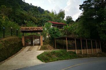 בית מלון כפרי Boutique Albania