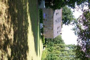 Bed and Breakfast Stone Cottage