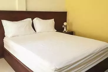 Hotell Bromo 22 Homestay Syariah Near Terminal Bayuangga Probolinggo Mitra Reddoorz