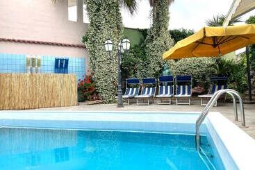 Hotel Cappuccetto Rosso