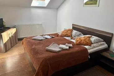 Aamiaismajoitus (B&B) Aranykakas étterem és Panzió