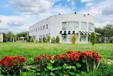 Aamiaismajoitus (B&B) Youness Wellness Clinic & Retreats