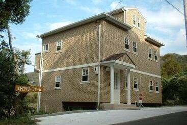 Otel Guesthouse Strawberryfarm Shirasaki ⅱ / Vacation Stay19358