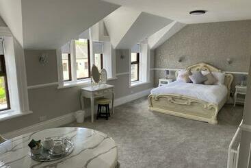 Отель The Imperial Garvagh