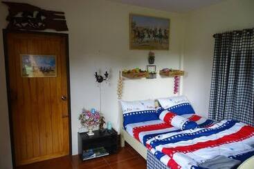 Пансион Stonewood Cowboy City Resort