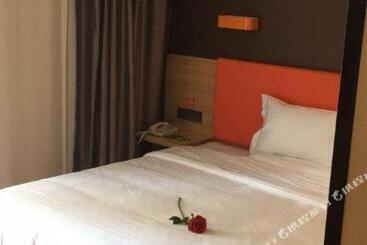 בית מלון כפרי 7days Premium Nanjing Olympic Sports International Exhibition Center