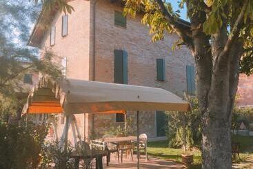 تختخواب و صبحانه Casa Tilde