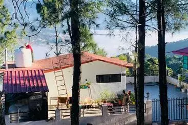 ユースホステル Captain’s Inn: A Serene Abode