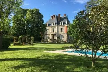 Aamiaismajoitus (B&B) Domaine Du Perrier