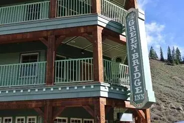 Hotelli The Green Bridge Inn