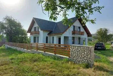 ペンション Eco Familia