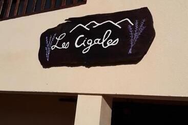 פנסיון Gite Les Cigales