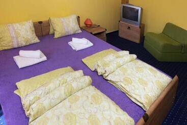 بنسيون Hostinec U Zlaté Lípy