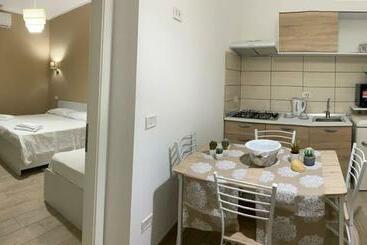 פנסיון Kitezone Beach Gizzeria