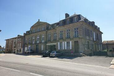 بنسيون Le Chateau