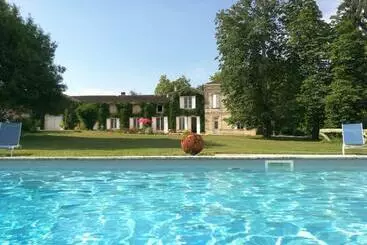 Aamiaismajoitus (B&B) Domaine De Rateau