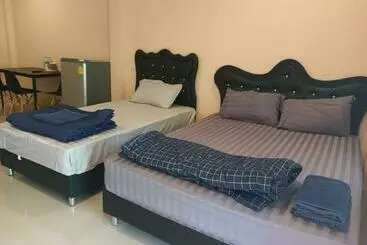 Majatalo Pornsomkit Room