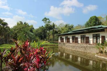 هتل Villa Amanda Resort