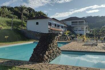 Hotel Pousada Sacra Família 20 Min Da Terra Dos Dinos