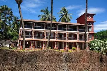 Hotel Kingstork Beach Resort