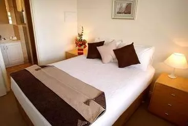 فندق Lakeside Apartments And River Resort Villas