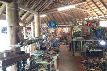 فندق Rhino Ridge Safari Lodge