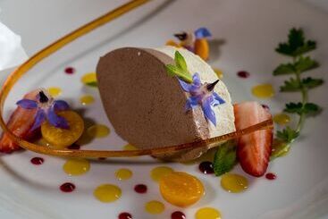 בית מלון כפרי Rhino Ridge Safari Lodge