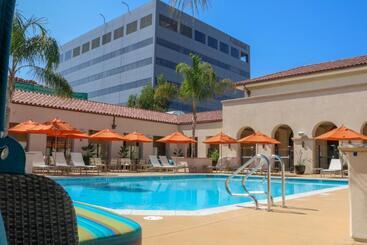 Pasadena Hotel & Pool