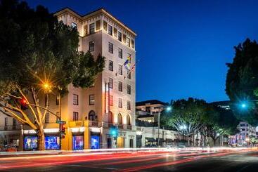 Pasadena Hotel & Pool