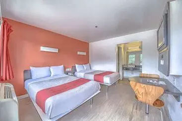 Motel 6 San Antonio, Tx Six Flags Fiesta Tx  La Cantera Area