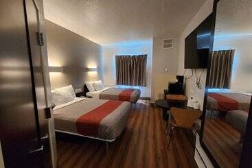 Motel 6biloxi, Ms  Beach