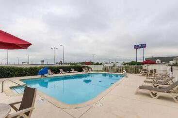 Motel 6webster, Tx  Houston  Nasa Lake