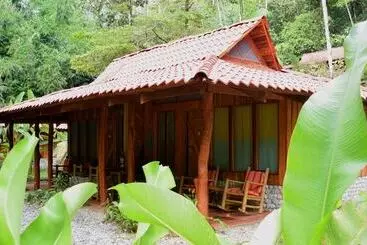 هتل Esquinas Rainforest Lodge