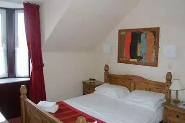 Hotel Mackenzies Highland Inn