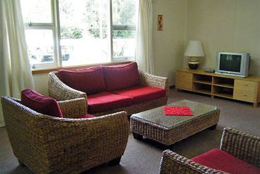 酒店 Strahan Retreat Holiday Park