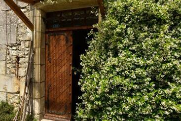 Bed and Breakfast Maison D Art Et D Autres