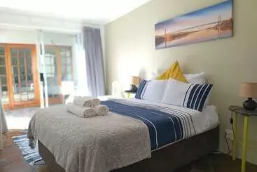 Pension Serenity Cove Beach Blue Room