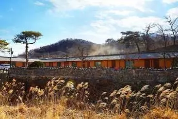 Gongju Sangsin Heuljip Pension