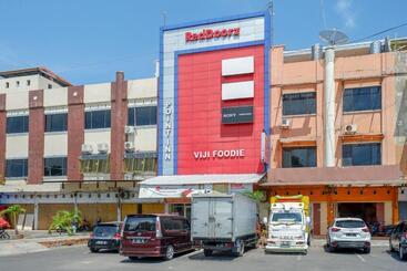 Hotel Reddoorz Plus @ Losari Makassar