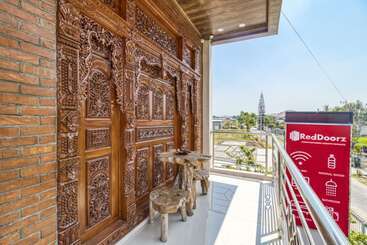 هتل Prime Adisucipto