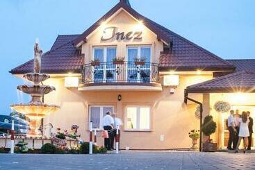 호텔 Inez