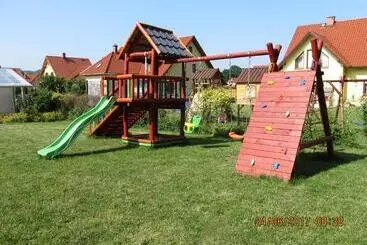 Aamiaismajoitus (B&B) Willa Pod Dębami