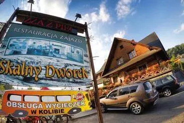 Hotelli Skalny Dworek