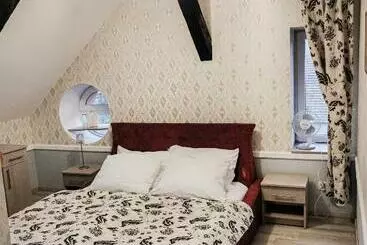 ホテル Dom Weselny Pod Kasztanem