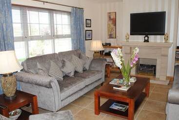 Bed and Breakfast Crowfield Country House