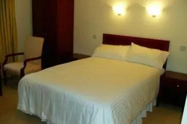 هتل The Hollybrook Country Inn