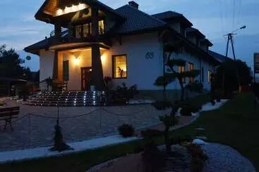 ベッドアンドブレックファースト Dworek W Dawnej Szkole