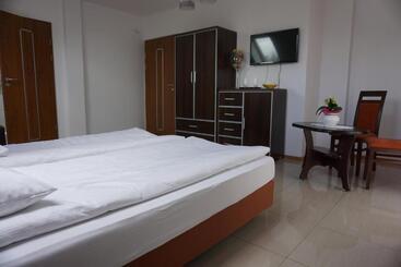 膳宿费 Gościniec Klejnot