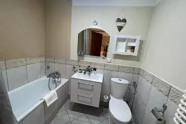 Retkeilymaja Villa Regina   Spokojna Okolica   100 Metrów Od Lasu