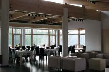 ホテル Rezydencja Nad Jeziorem Pestkownica